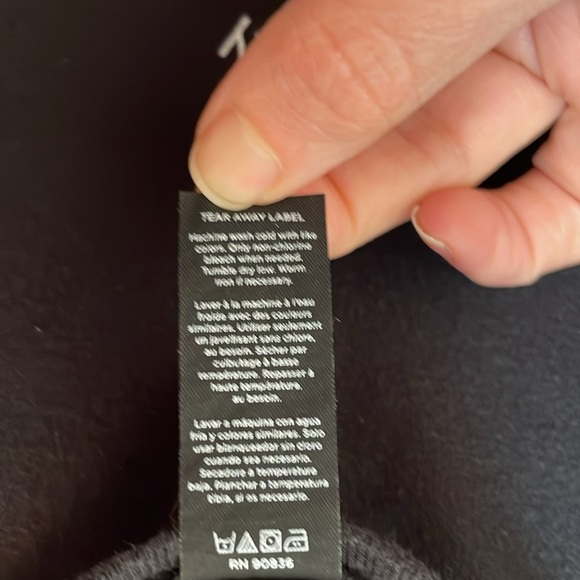 Into the night, 2022 tour black, T-shirt,‎ large unisex. - Picture 4 of 4